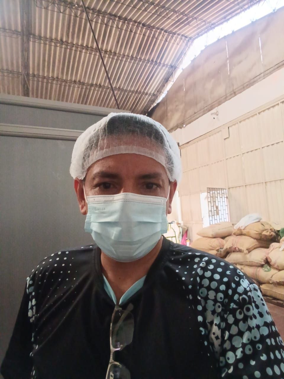 Responsable del proceso de Café Rubio en planta de producción